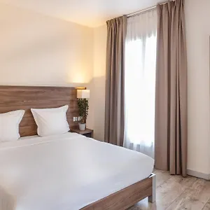 ** Отель La Perle Montparnasse Франция